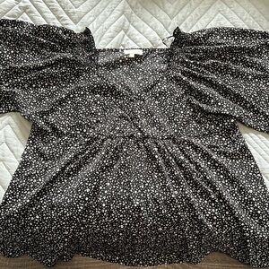 Brand: Umgge USA Sweetheart outline shirt